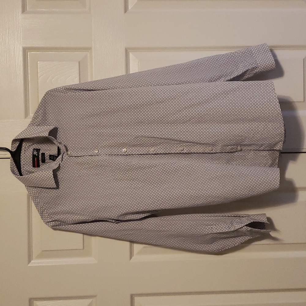 Medium Slim Fit J. Ferrar Men's Button-up Dress Shirt